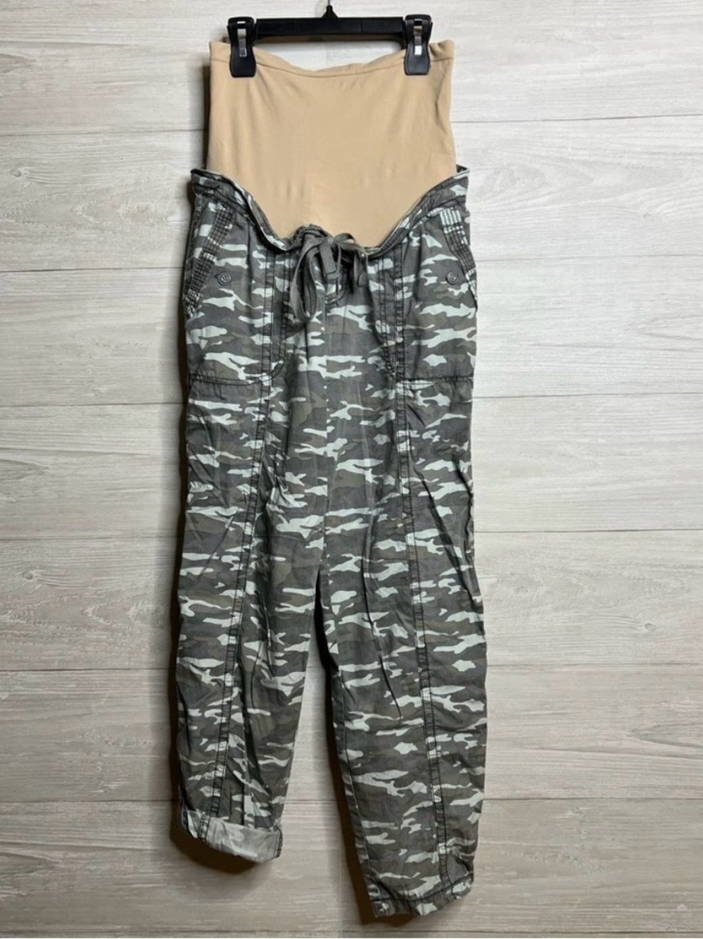 Motherhood Camo Print Pants Size Medium